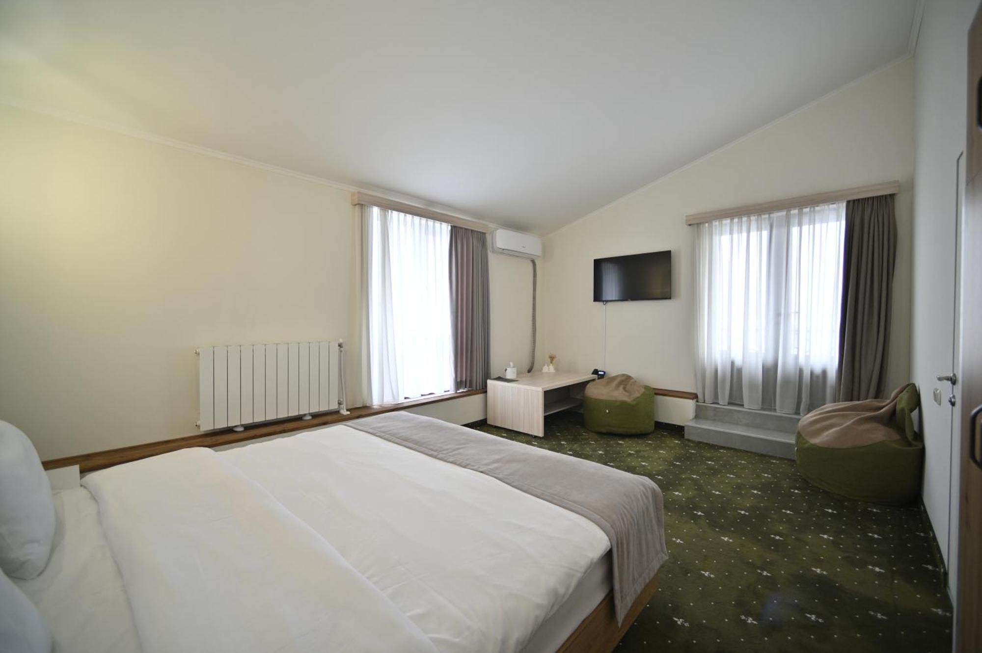 Colette Hotel Yerevan Exterior photo