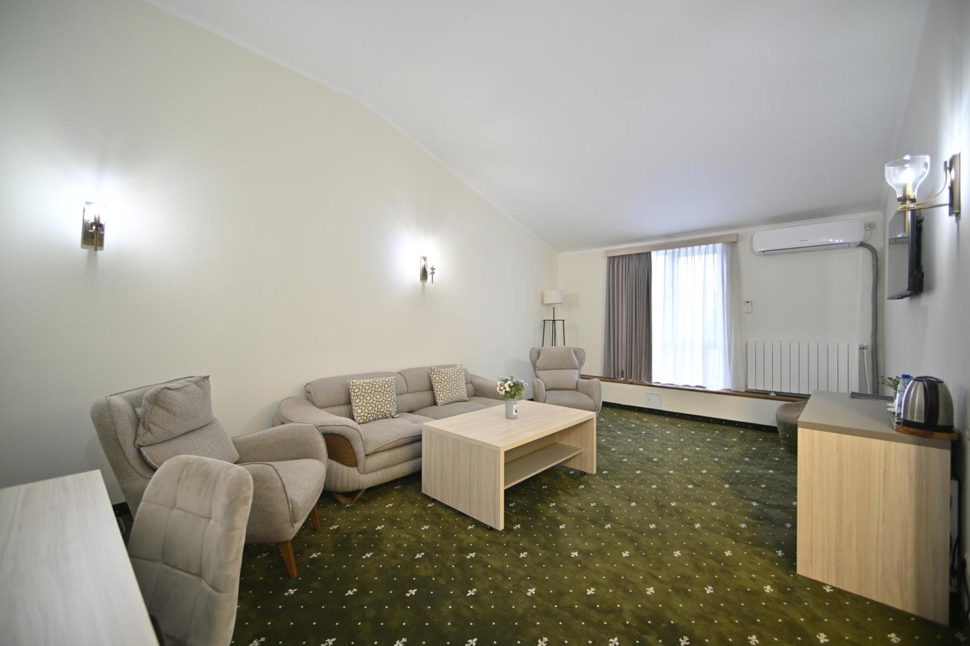 Colette Hotel Yerevan Exterior photo